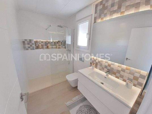 Single-Storey Houses with Private Pools in Murcia Avileses