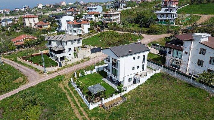Detached Villa with Private Landscaping in Akköy