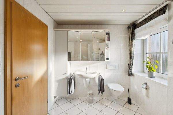 Dachgeschoss Bad Bild 1