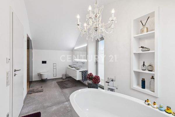 Hochwertig modernisiertes Badezimmer