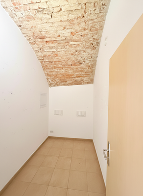 Abstell-/ Lagerraum oder weiteres WC