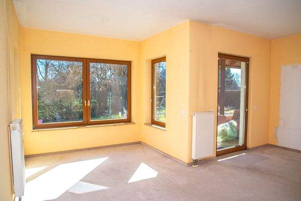 Schönes Wohnzimmer im EG - Whg. 2