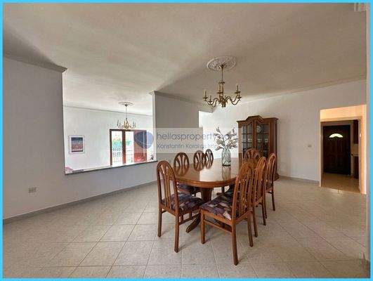 3ea995f3ed9942619a72408f3ff075d7-original