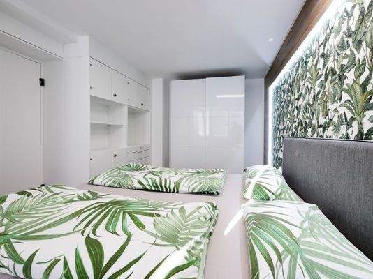 180 Schlafzimmer 1 Schrank (1 von 1)