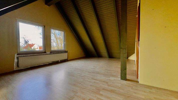 Ferienhaus mit Pool Schlafstube DG