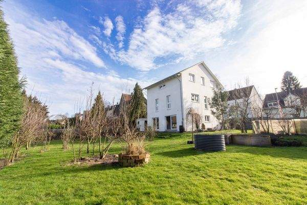 traumhaftes Grundstück mit viel Platz