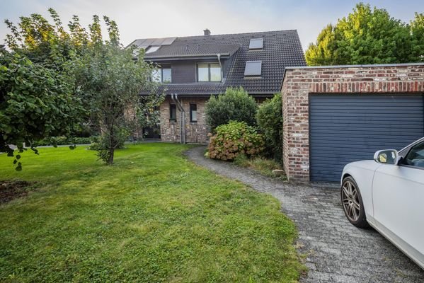 Garage direkt am Haus