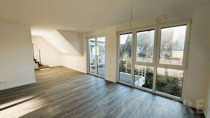 Wohnzimmer, Aufgang DG