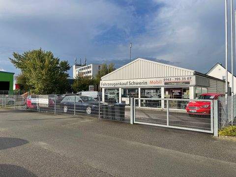 Schwerin Halle, Schwerin Hallenfläche