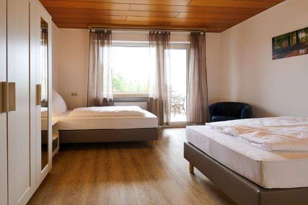 W1 Schlafzimmer -(1 von 1)