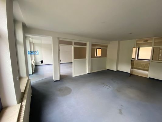 2.Ausstellungs-/Bürobereich