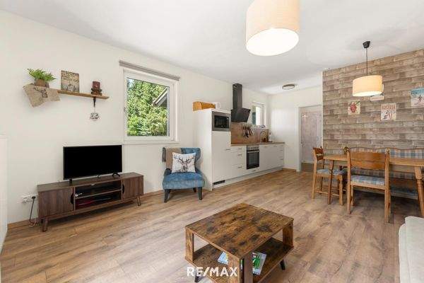 Wohn-Ess-Küche TOP2