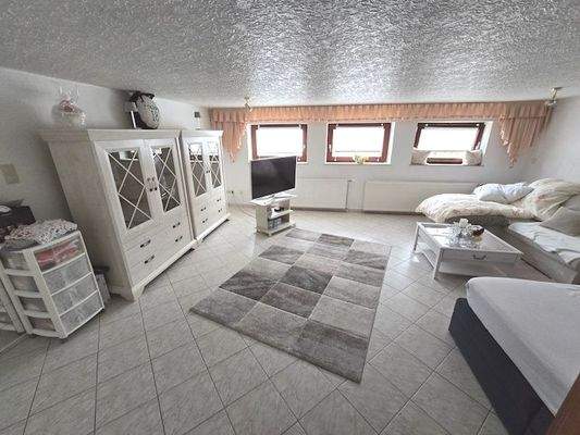 SOU Wohn-Schlafraum Bild 1.jpg