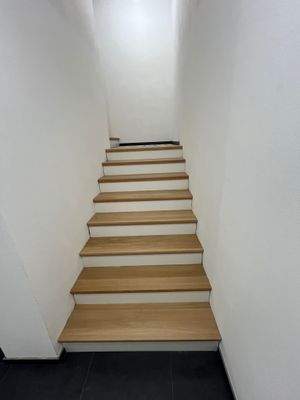 Treppenstufen Eiche Vollholz.jpeg