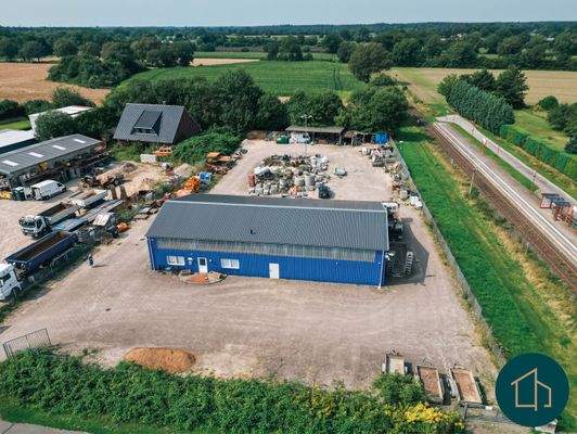 Halle von Straßenseite