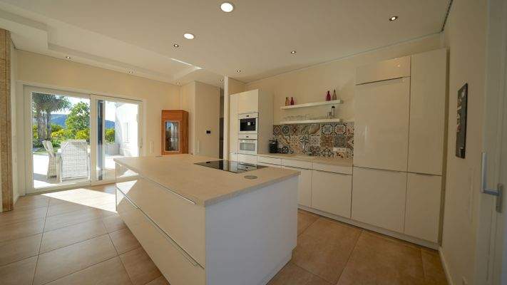 Küche mit Kochinsel