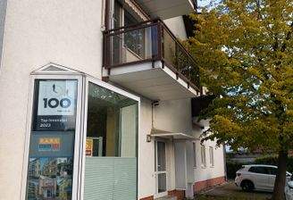 1 - Außenansicht mit Balkon.jpg