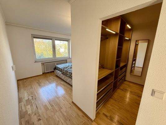 Schlafzimmer mit Ankleide