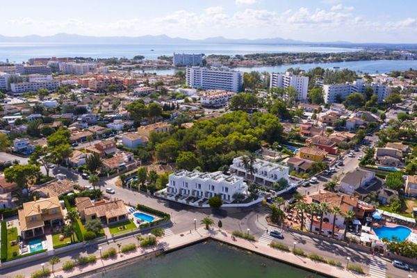 Herrliche Lage am Lago Menor