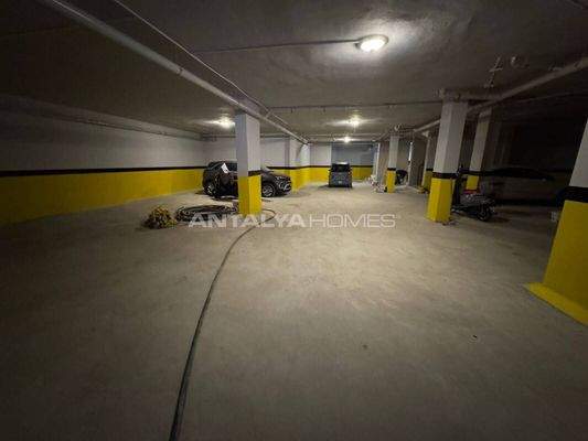 Luxury Real Estate with Swimming Pool in Alanya Center