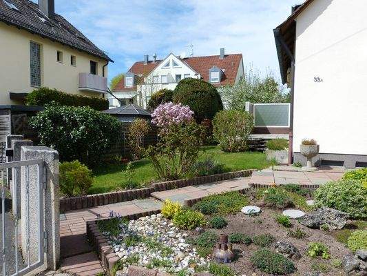 P1000152-Garten im Frühling