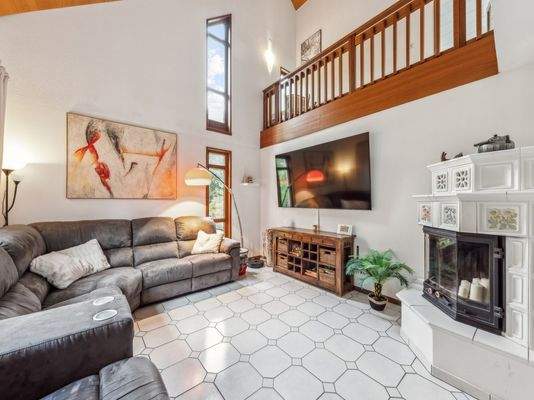 Wohnzimmer mit Kamin