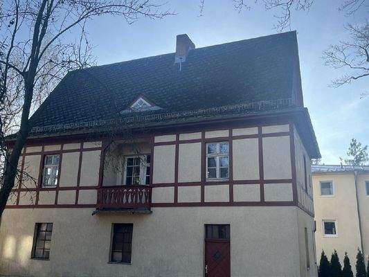 Gebäude zum Abriss oder UM-oxer Ausbau