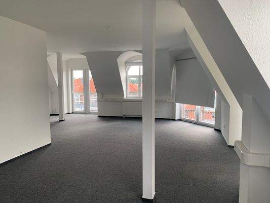 Büro 3.jpg