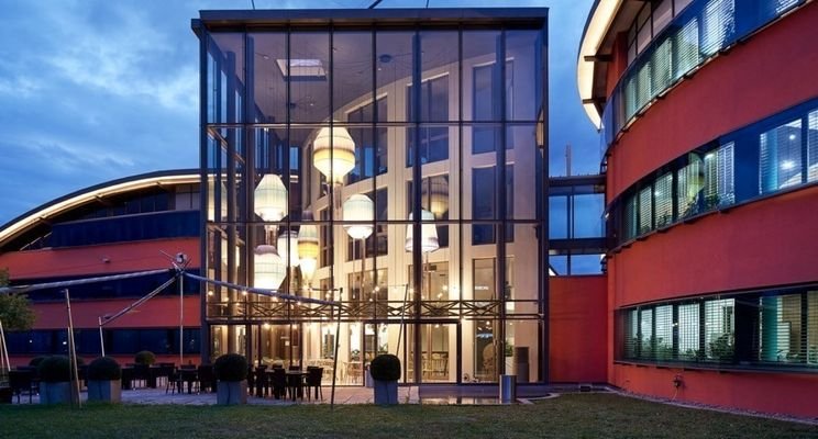 Office Building - Garden