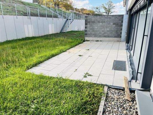 Terrasse mit Grünfläche