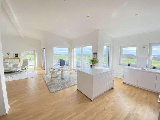 großzügiges Wohnen/Essen/Kochen