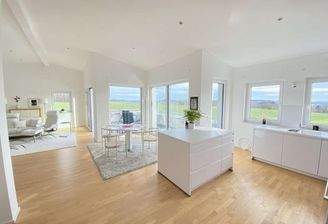 großzügiges Wohnen/Essen/Kochen