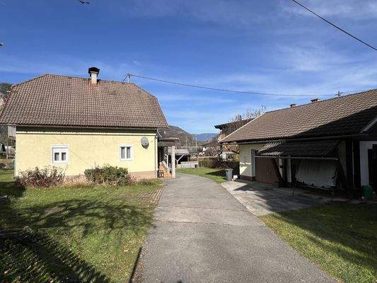 Südansicht, Zufahrt