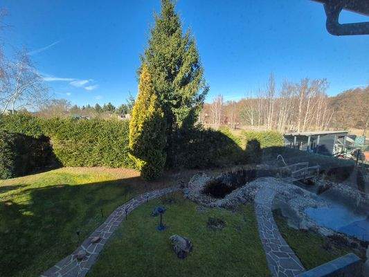 EG: Blick vom Wohnzimmer in den Garten