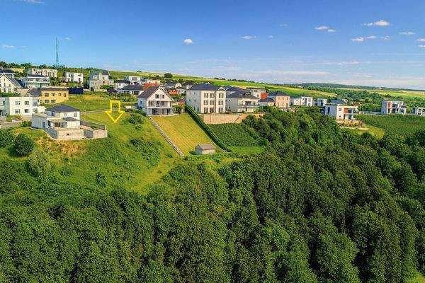 Baugrundstück mit Hanglage