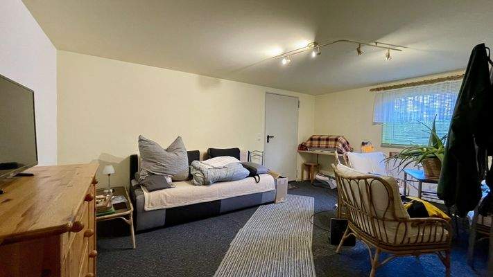 Wohn-/ Schlafzimmer im KG