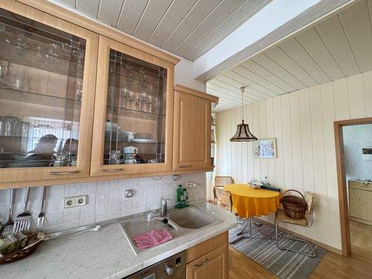 Küche mit Essbereich