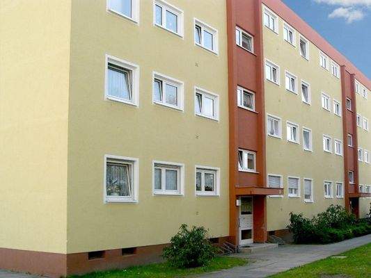 Ansicht Wohngebäude mit Hauseingängen