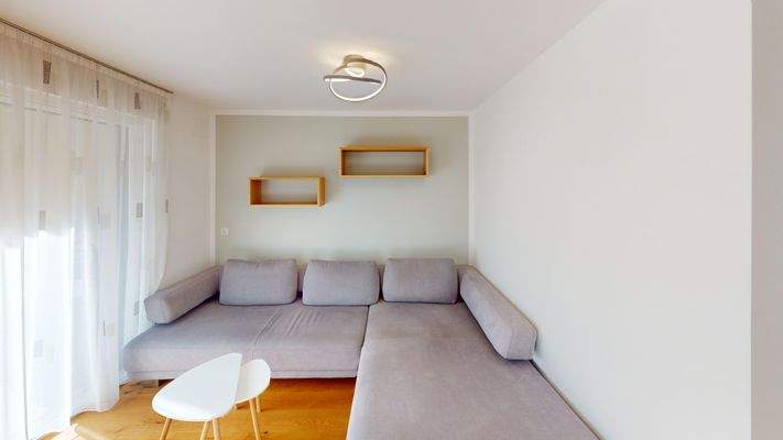 DE | Neuwertige 4-Zimmer-Maisonette in Rabland! 165 m² Garten, 2 Terrassen, Balkon, vollmöbliert, 3 Parkplätze – jetzt besichtigen! IT | Duplex 4 locali come nuovo a Rablà! Giardino 165 m², 2 terrazze, balcone, arredato, 3 posti auto – visita ora! EN | Li