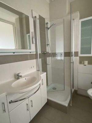 Gepflegte Glasduschbereich