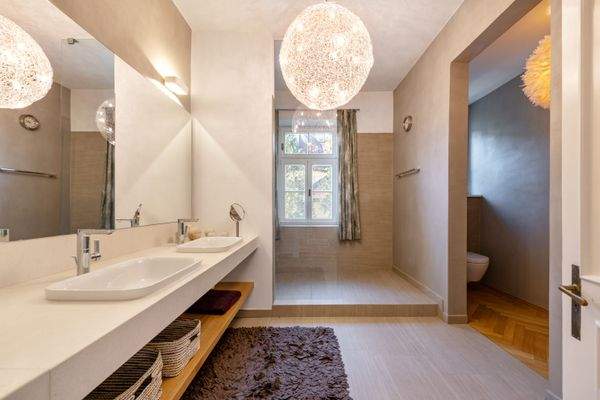 Insgesamt zwei Bäder