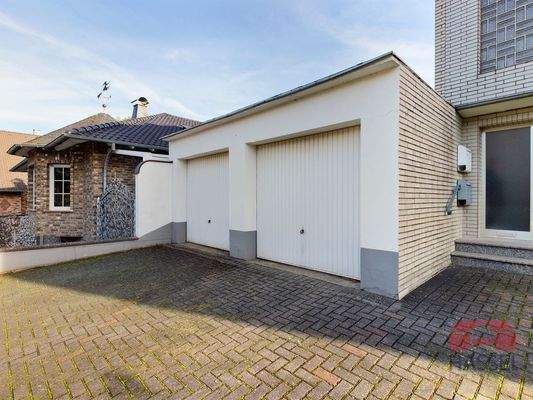 Parken erlaubt in einer der Garagen 