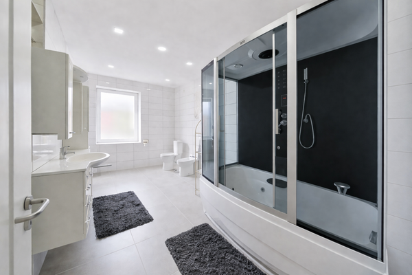 Tageslichtbad der Wohneinheit 1 im Zwischengeschoss