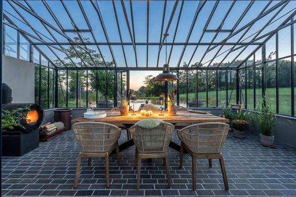 Gewächshaus mit Fußbodenheizung und Ofen