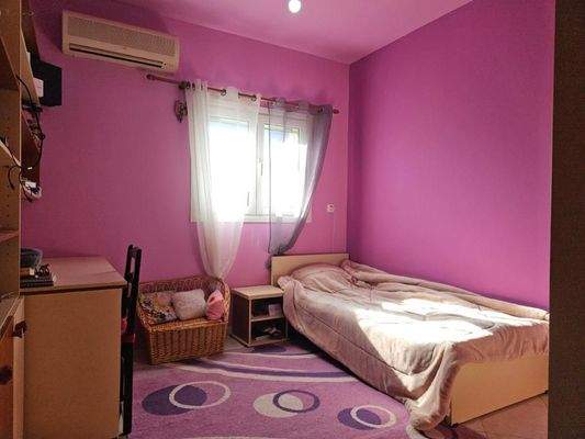 Kreta, Neapoli: Geräumige Wohnung zu verkaufen