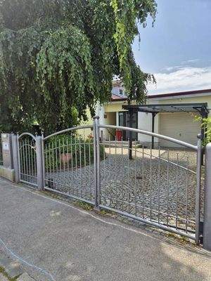 Zufahrt große Garage (SVU)