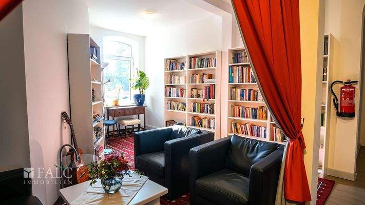 Kamin- und Bücherraum