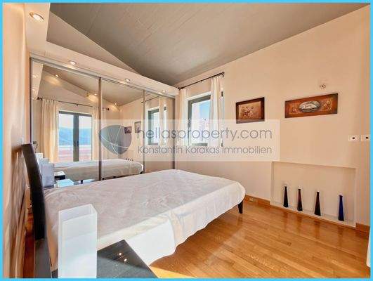 d56ed5ccc4694fe98eaac345d5b4a9aa-original