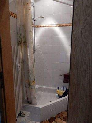 Gäste-WC mit Dusche