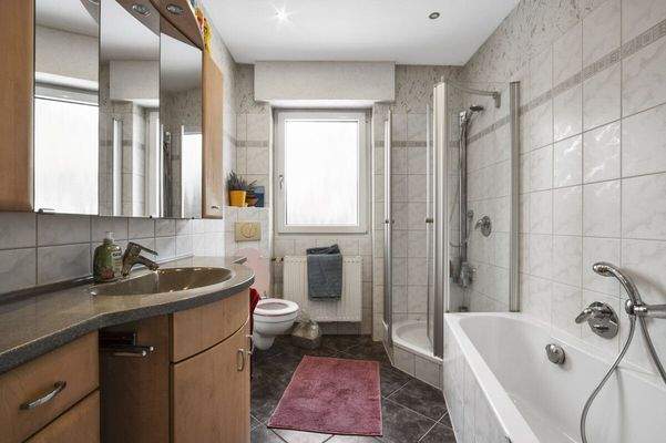 Badezimmer im Erdgeschoss